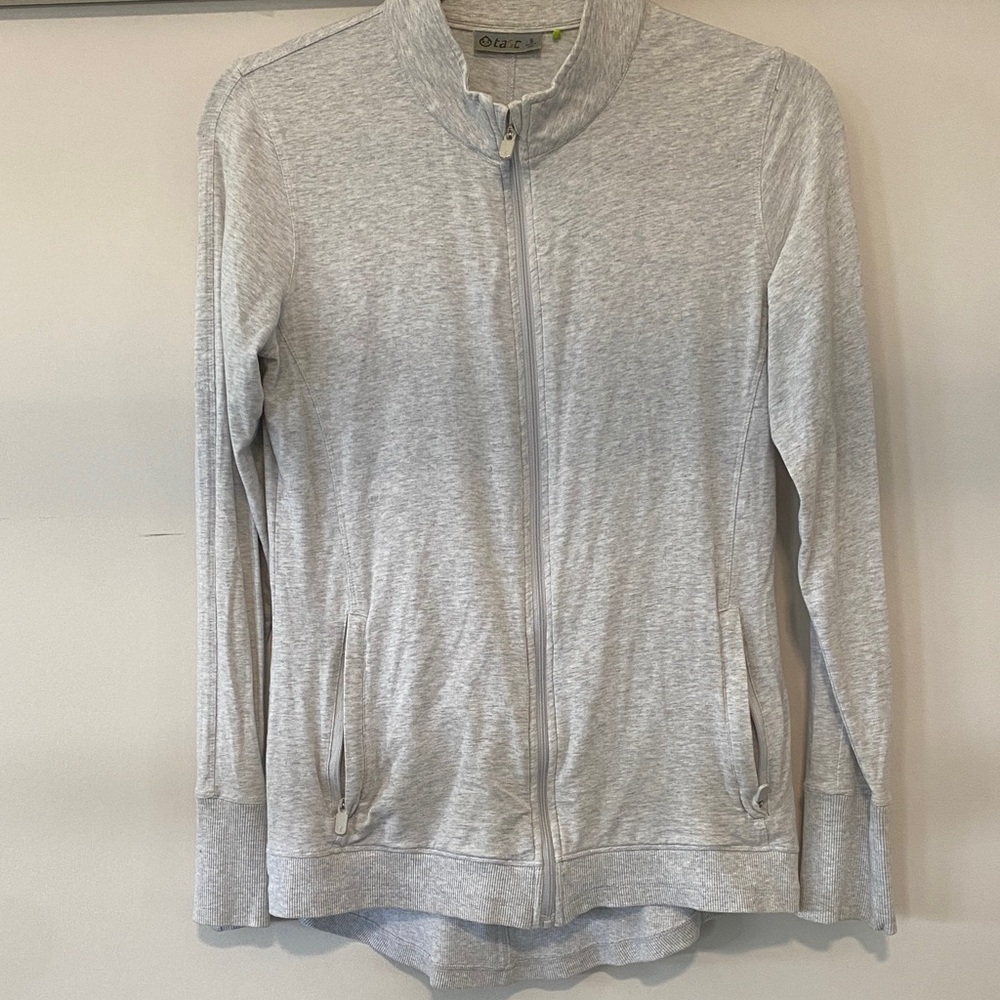 Tasc zip-up